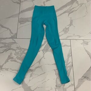 Lululemon Zone In Seamless Leggings Women Sz 4 Turquoise High Rise Crop